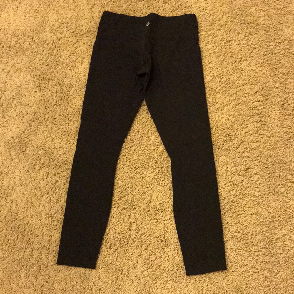 Lululemon solid black capris